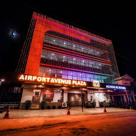 ホテル Airport Avenue Plaza ネドゥムバセリー エクステリア 写真