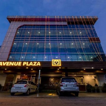 ホテル Airport Avenue Plaza ネドゥムバセリー エクステリア 写真