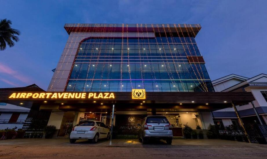 ホテル Airport Avenue Plaza ネドゥムバセリー エクステリア 写真
